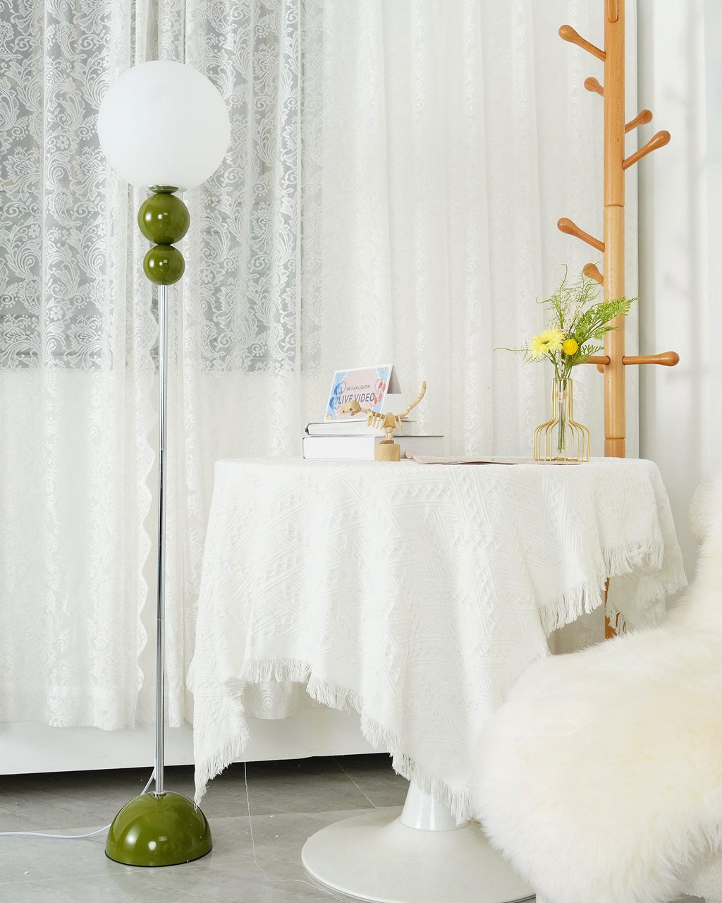Lumara Floor Lamp in Metal and Glass with Modern Style