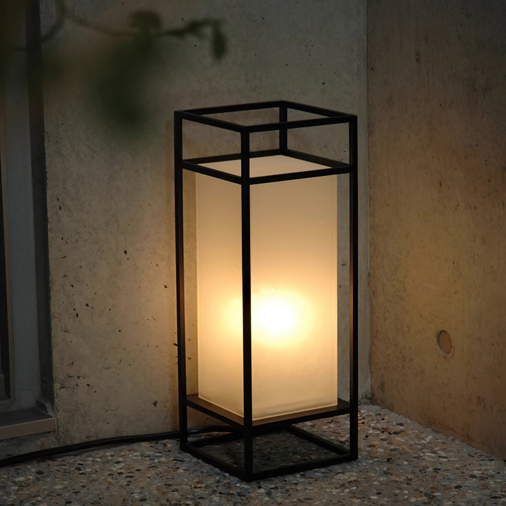 Architektoniczna lampa w formie latarni skrzynkowej | Ventumra