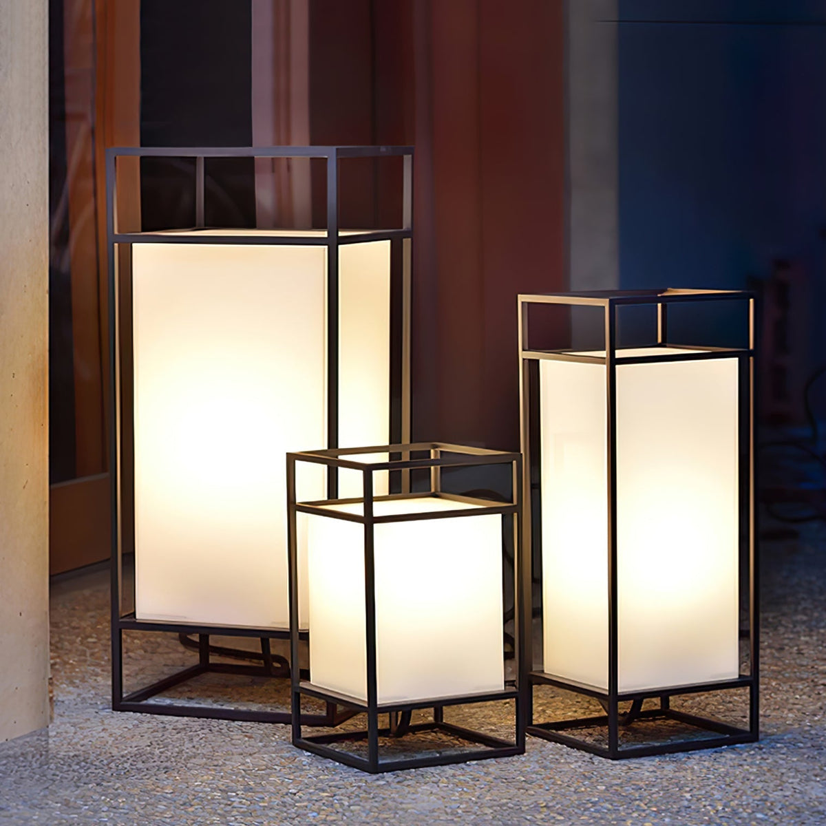 Architektoniczna lampa w formie latarni skrzynkowej | Ventumra