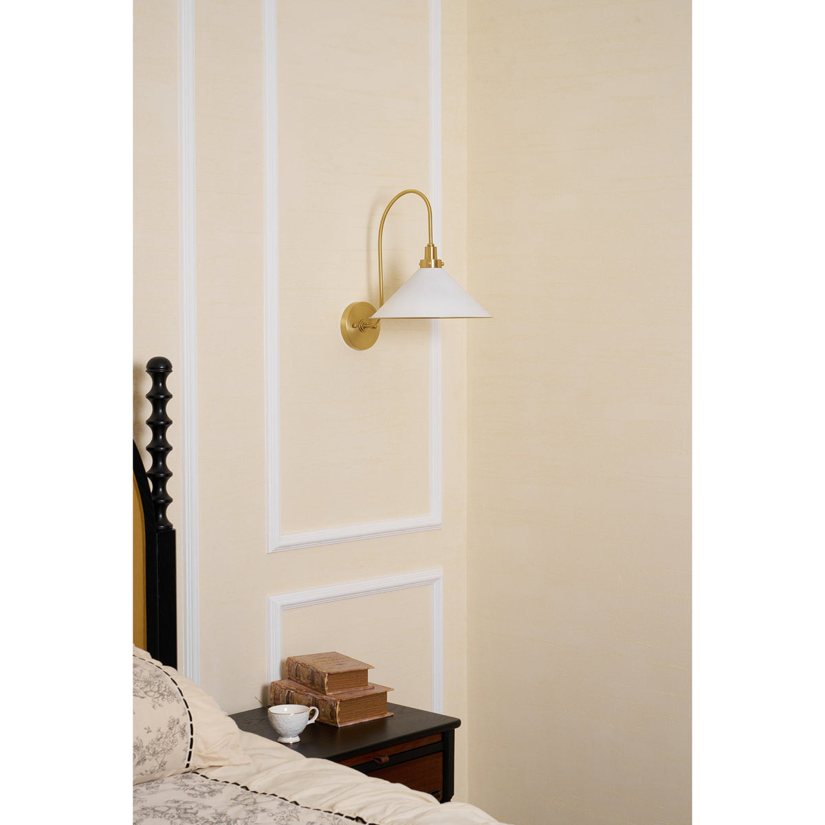 Arden Tapered Wall Sconce | Ventumra