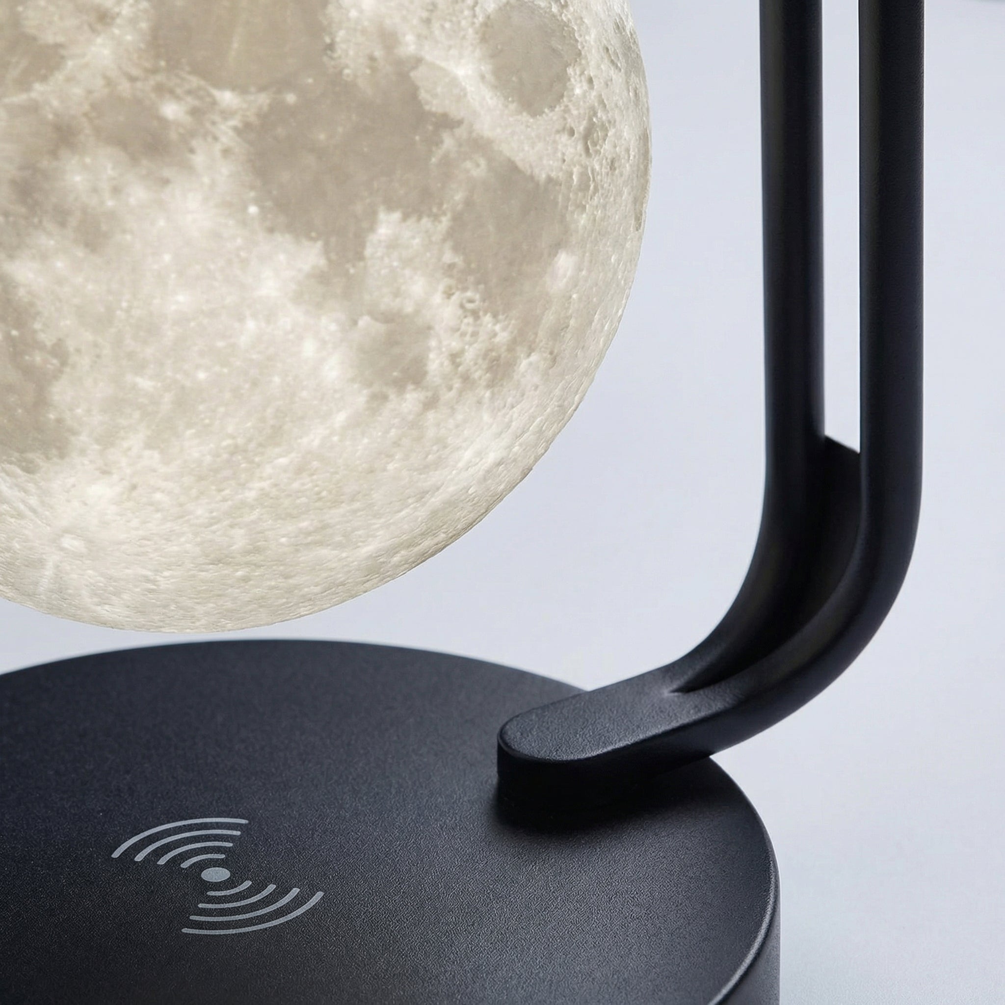 Cordless Bedside Charging Lamp - Lunafloat | ventumra