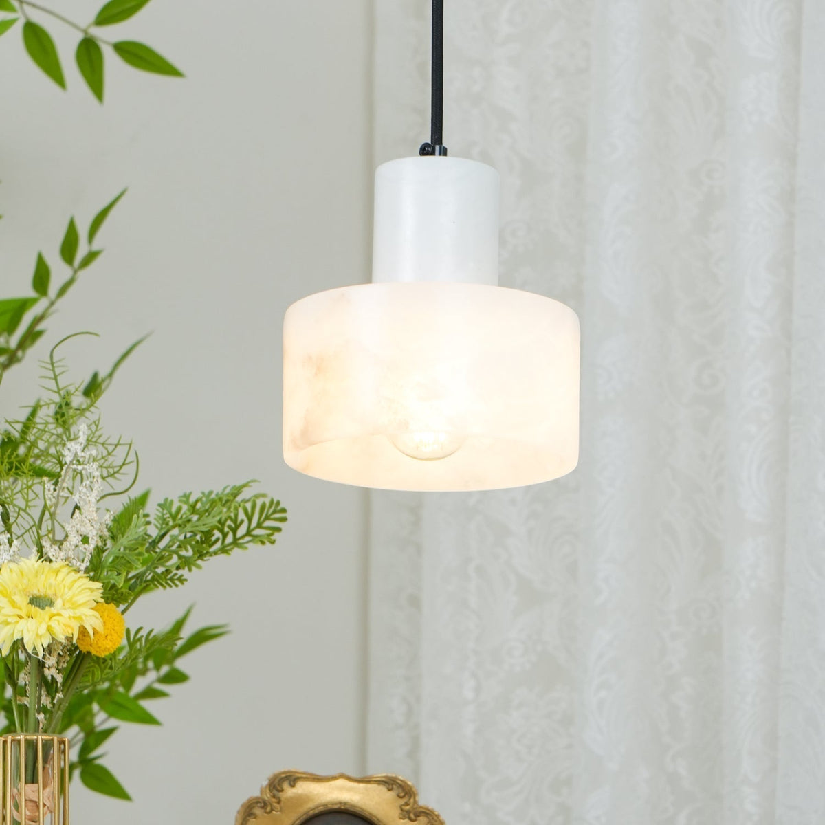 Nordic Alabaster Pendant Light | Ventumra