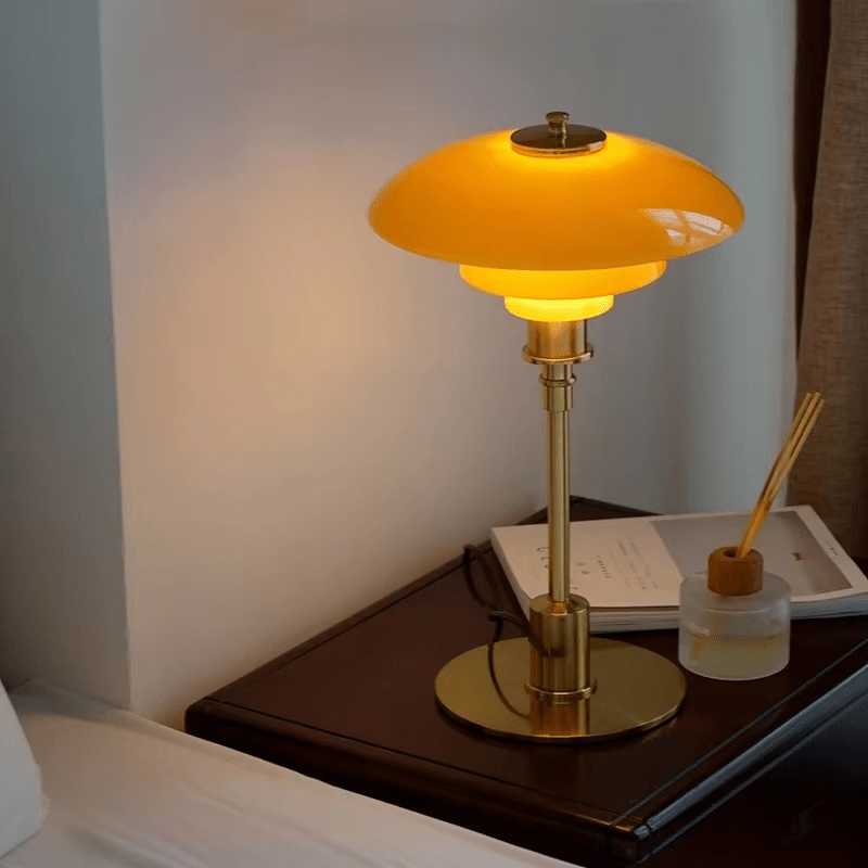 Nordhaven — skandynawska lampa stołowa — ściemniane światło LED i pokrętło obrotowe