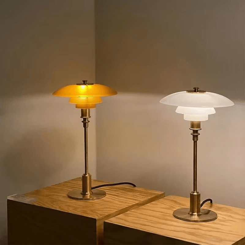 Nordhaven — skandynawska lampa stołowa — ściemniane światło LED i pokrętło obrotowe