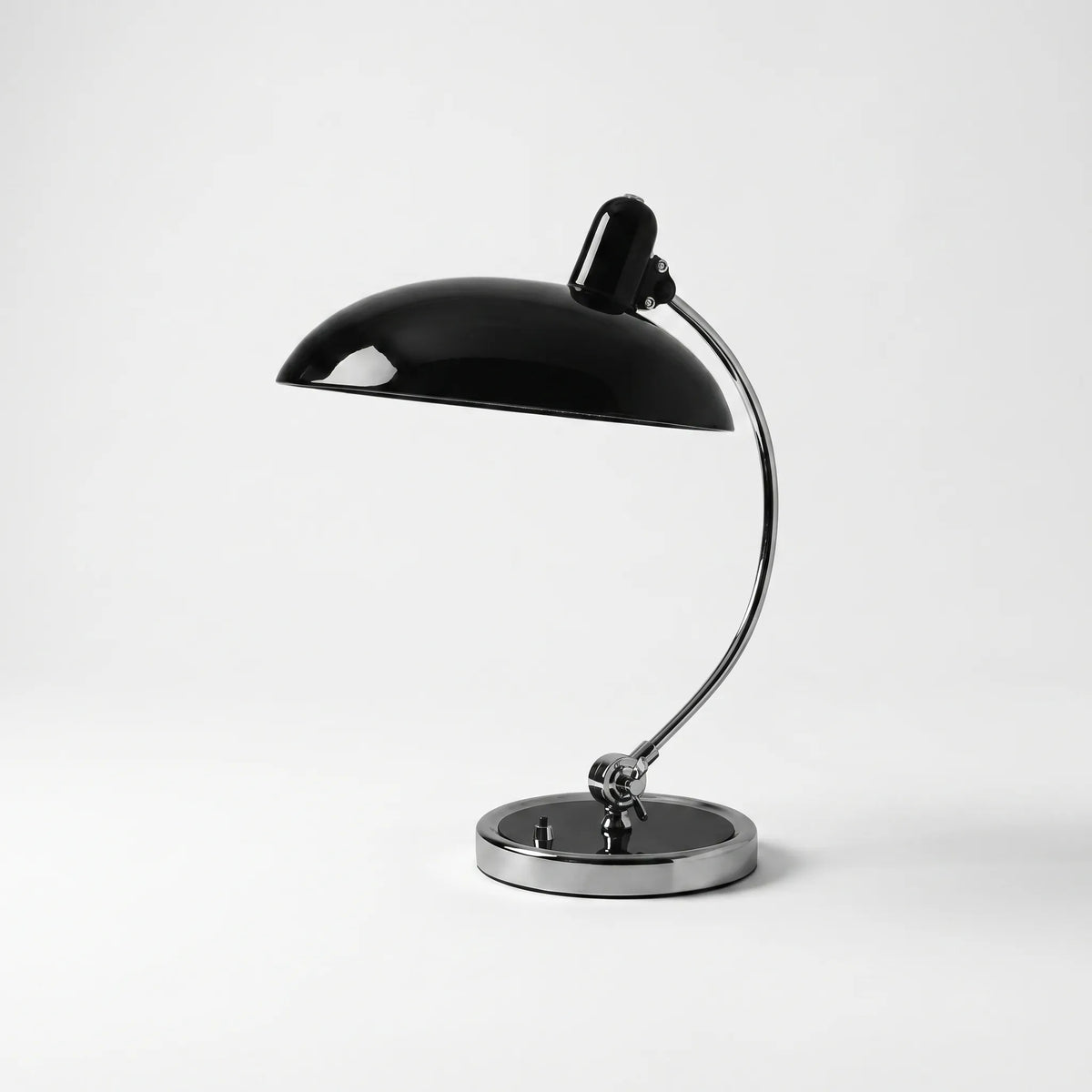 Kaiser Ideell Modern Dome Table Lamp For Focused Task Lighting | Ventumra