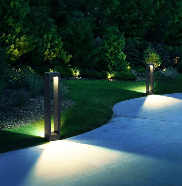 LumaGard LED Outdoor Lawn Lamp Weatherproof Garden Light