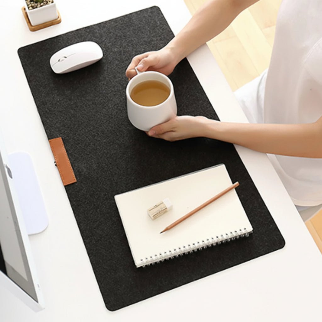 PureDesk Schreibtischunterlage aus weichem Filz – Ergonomische Handgelenkauflage & rutschfeste Unterseite