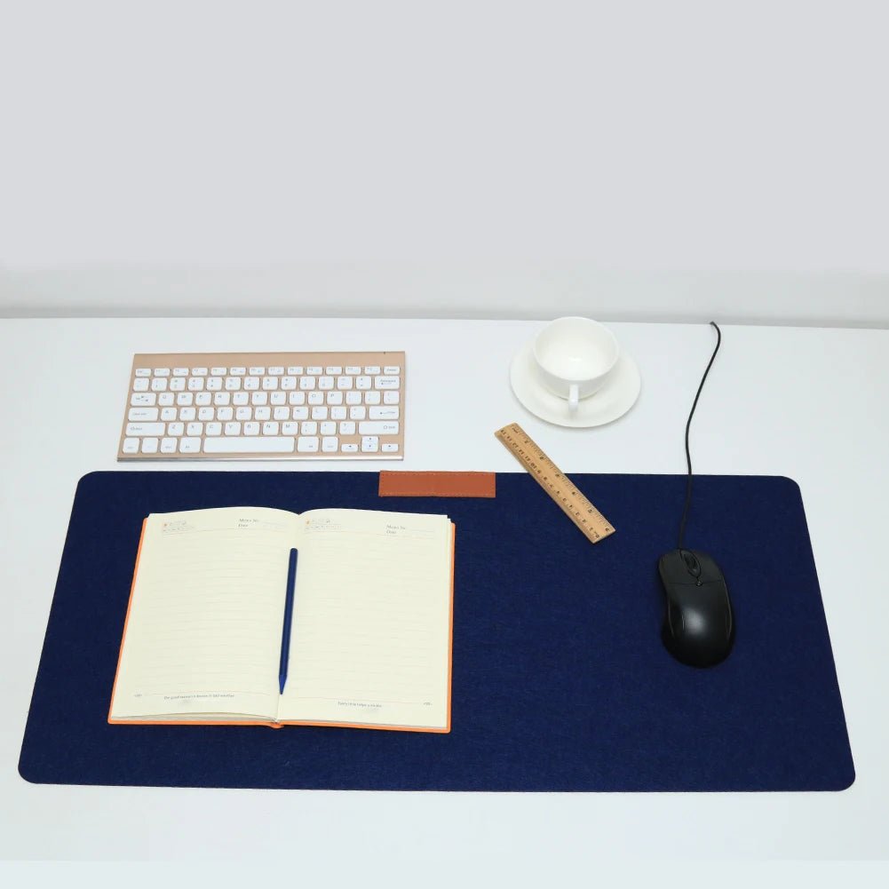PureDesk Schreibtischunterlage aus weichem Filz – Ergonomische Handgelenkauflage & rutschfeste Unterseite