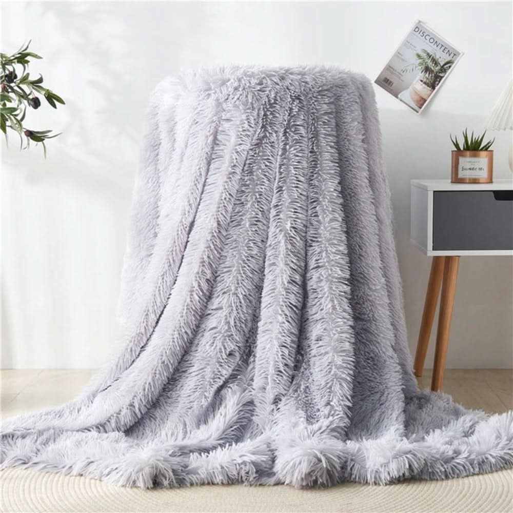 VelvetLush Coperta in ecopelliccia — Superficie morbida e testurizzata, trattiene il calore