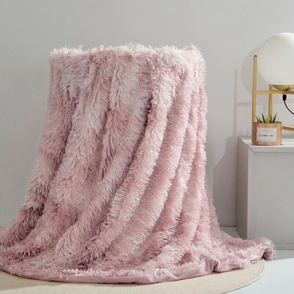 VelvetLush Coperta in ecopelliccia — Superficie morbida e testurizzata, trattiene il calore