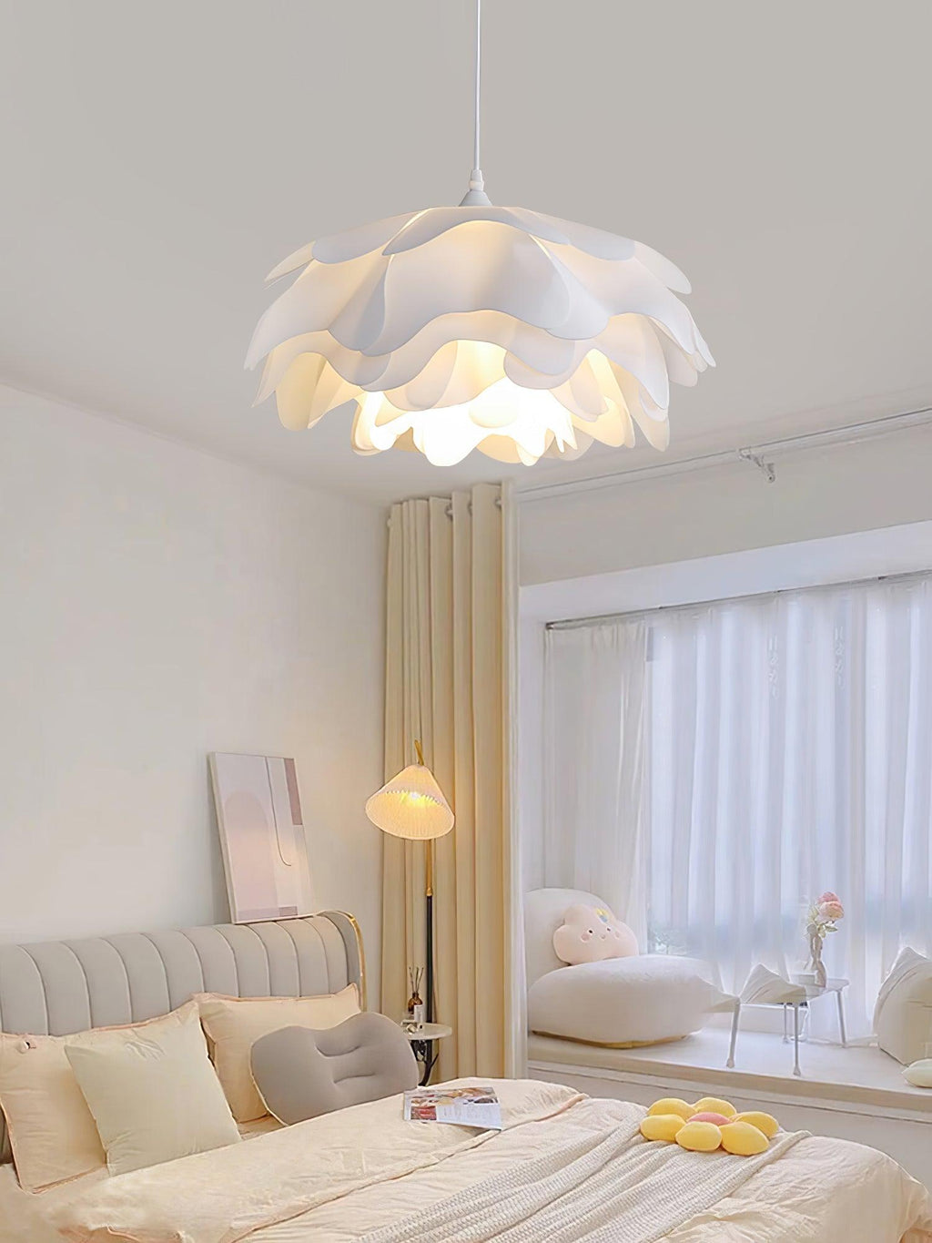 FloraGlow Petal Pendant Lamp | White Soft Diffuse Light
