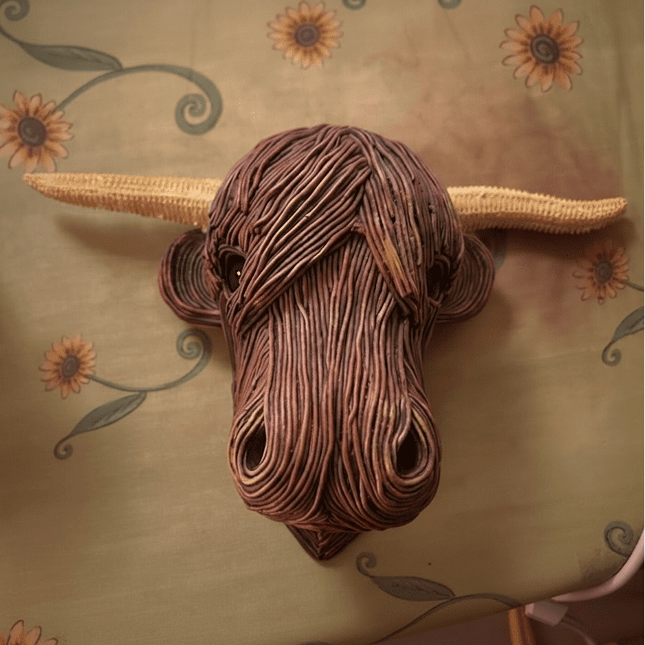 Ridgewood Rustic Cow Head Wall Decor — 63 x 53 cm with Integrated Hanging Bracket