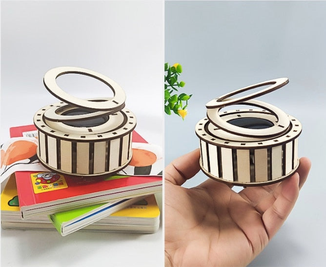 HolzErlebnis Solar-Powered Wooden Decoration — Gentle Light