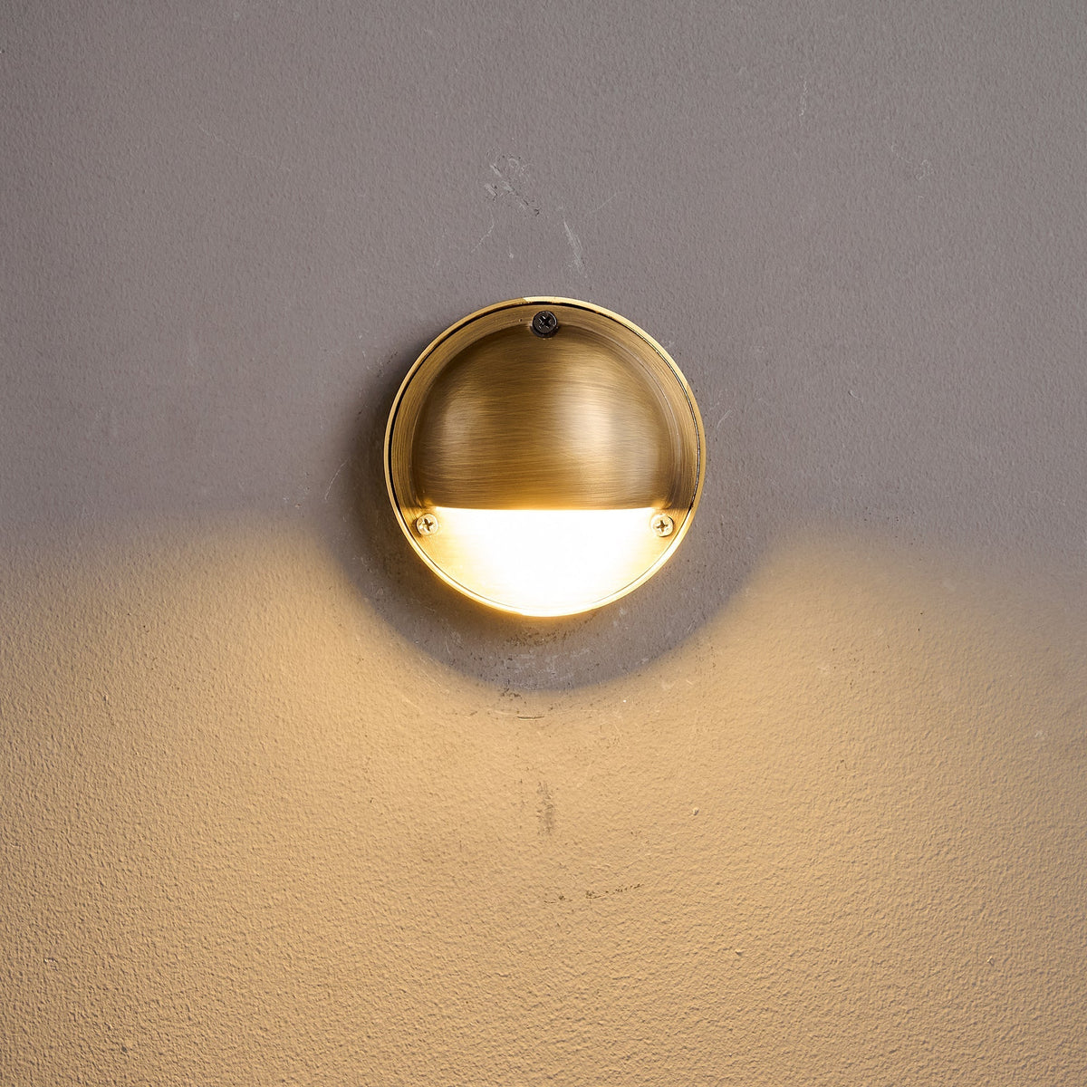 Regency Shield Wall Light | Ventumra