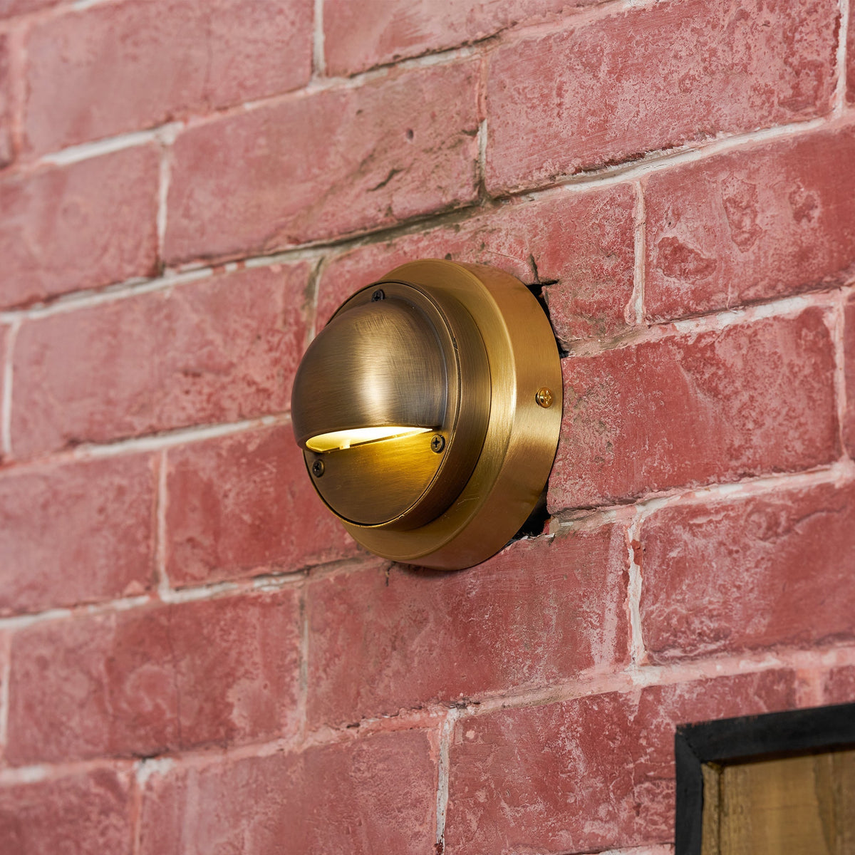 Regency Shield Wall Light | Ventumra