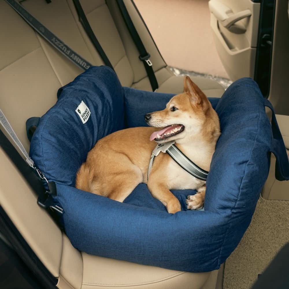 CozyTrail Hundeautositzbett – Sicherheitsgurt, rutschfeste Unterseite, Design mit Erhöhungskissen
