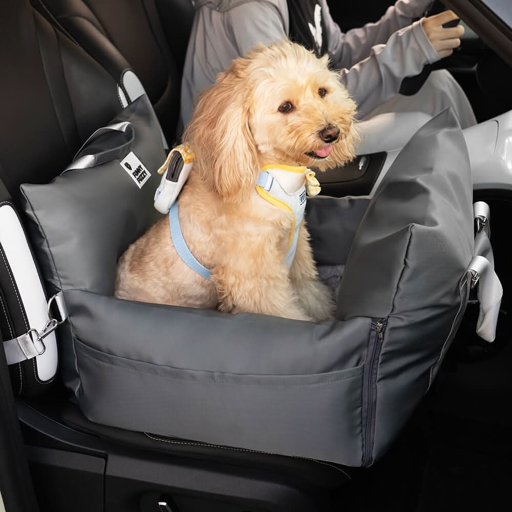 CozyTrail Hundeautositzbett – Sicherheitsgurt, rutschfeste Unterseite, Design mit Erhöhungskissen