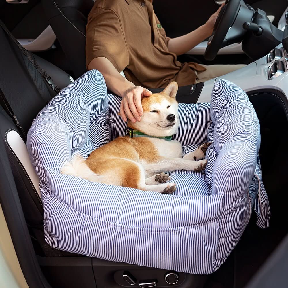 CozyTrail Hundeautositzbett – Sicherheitsgurt, rutschfeste Unterseite, Design mit Erhöhungskissen