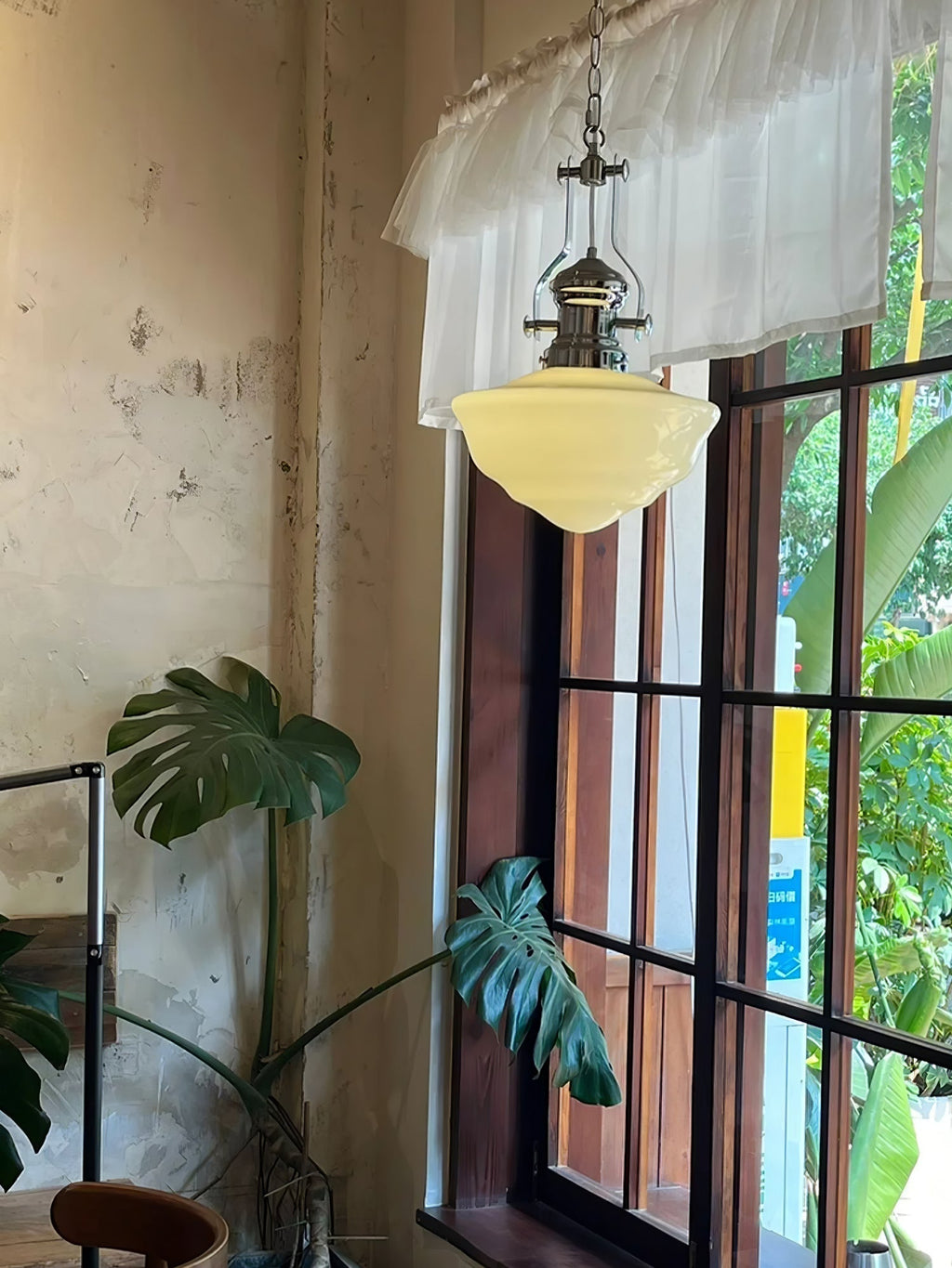 Vernaro | School-Style Pendant Lamp With Glass Shades