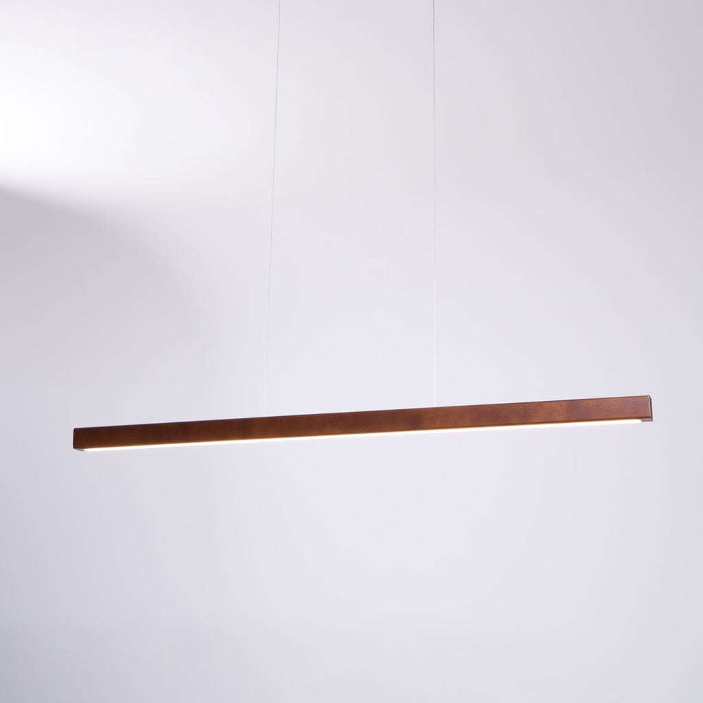 Nowoczesna sufitowa lampa wisząca z drewnianym kloszem w kształcie pręta | Ventumra
