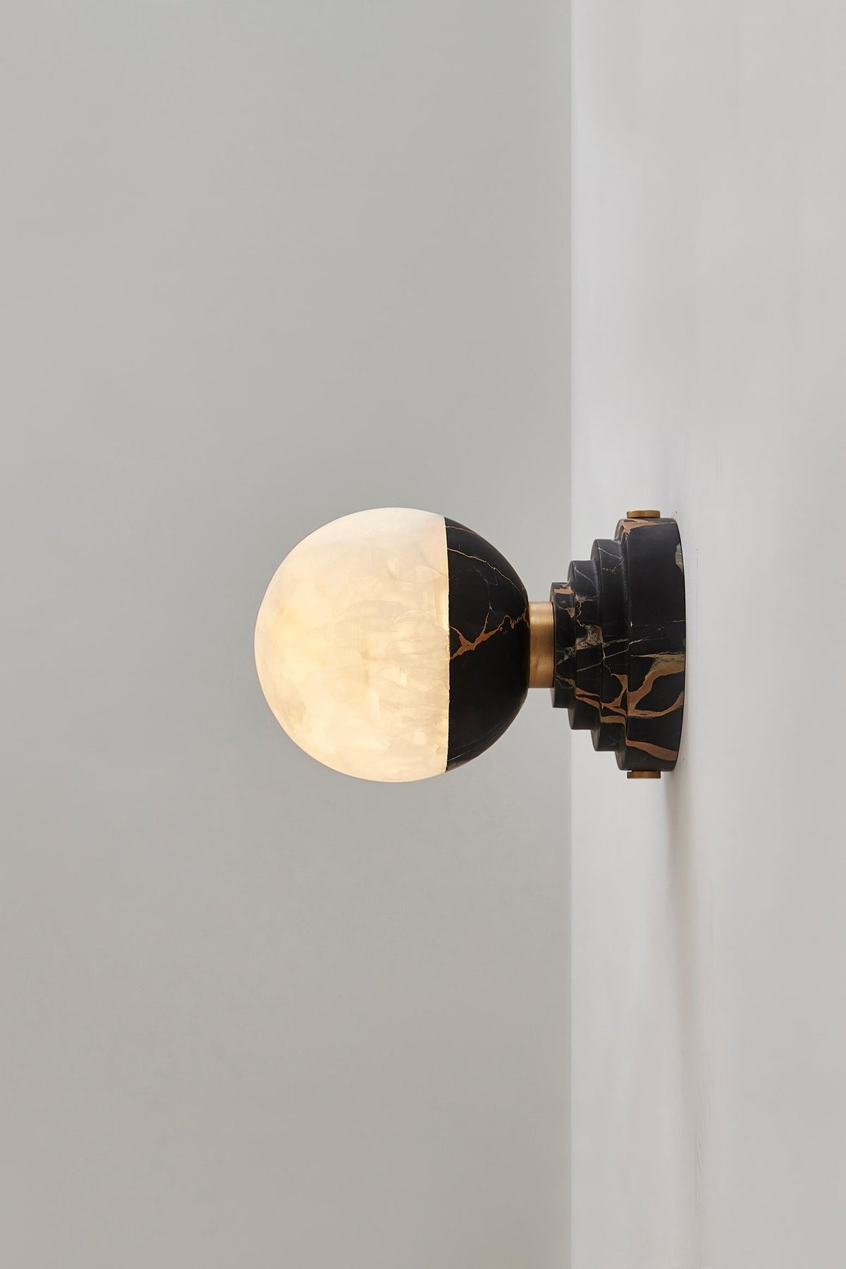 Art Deco Marble Wall Sconce | Ventumra