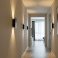 Aplique de pared LED minimalista de arco LumaNova — Luminaria compacta, perfil estilizado