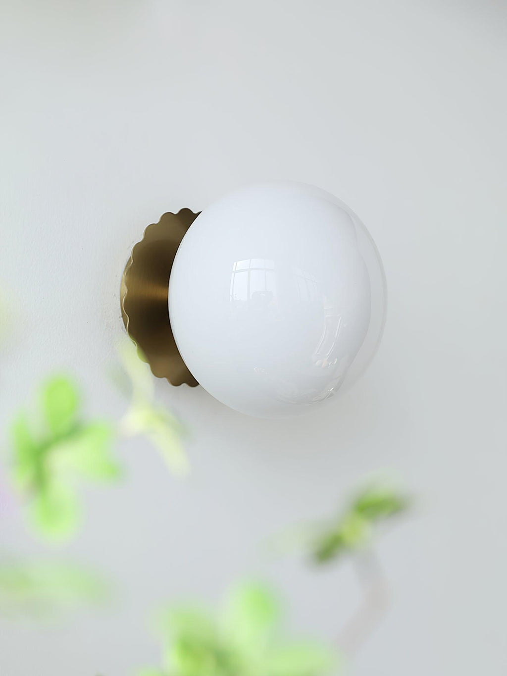 Marshmallow-væglampe i glas og metal | Ventumra
