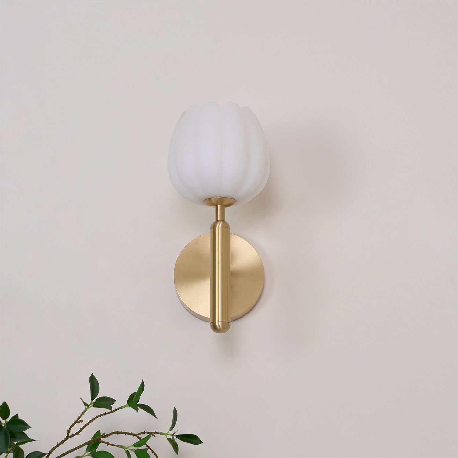 Ralin Alabaster Flowers Wall Lamp | ventumra
