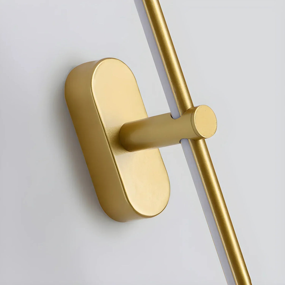 Ivox Minimalist Linear Wall Lamp Gold&Black | ventumra