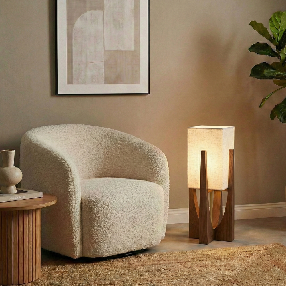 Wabi Sabi Stehlampe mit Stoffschirm und Holzfuß für Wohnzimmer