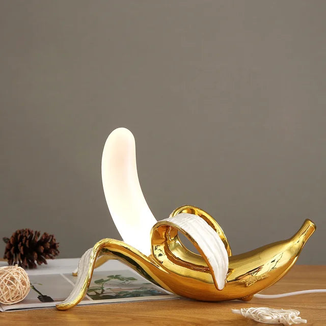 Lunara | Modern Banana-Shaped Lamp For Warm Ambience