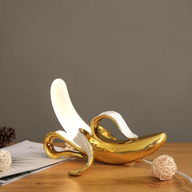 Lunara | Modern Banana-Shaped Lamp For Warm Ambience