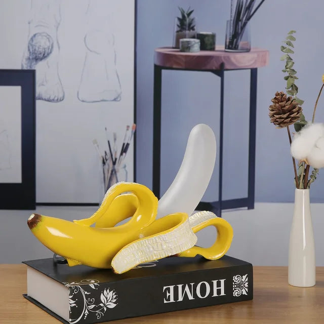 Lunara | Modern Banana-Shaped Lamp For Warm Ambience