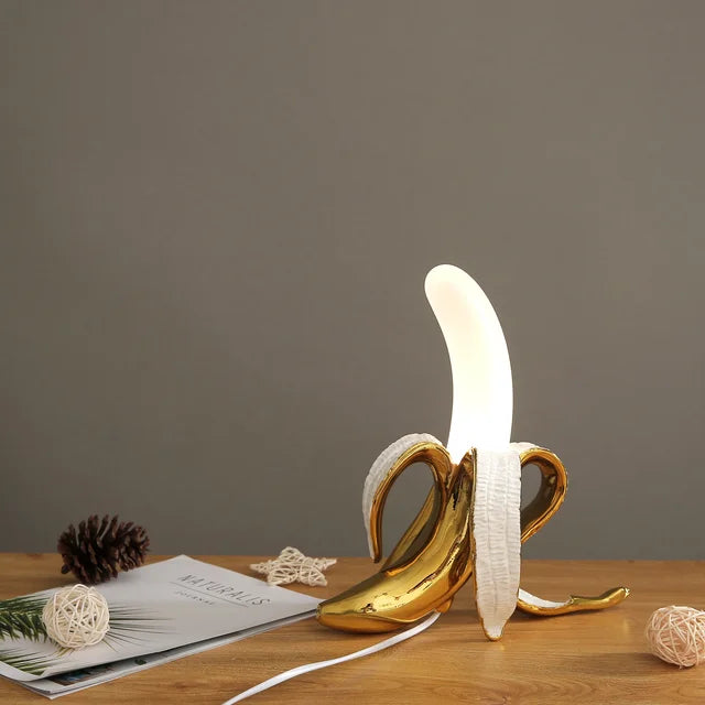 Lunara | Modern Banana-Shaped Lamp For Warm Ambience