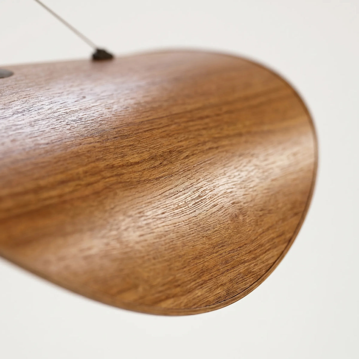 Suspended Minimalist Pendant Light for Overhead Dining Illumination | Ventumra