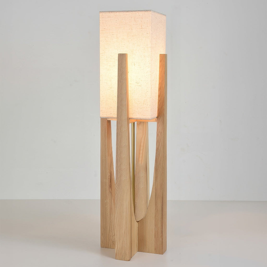 Skulpturell gulvlampe i wabi sabi-stil | Ventumra