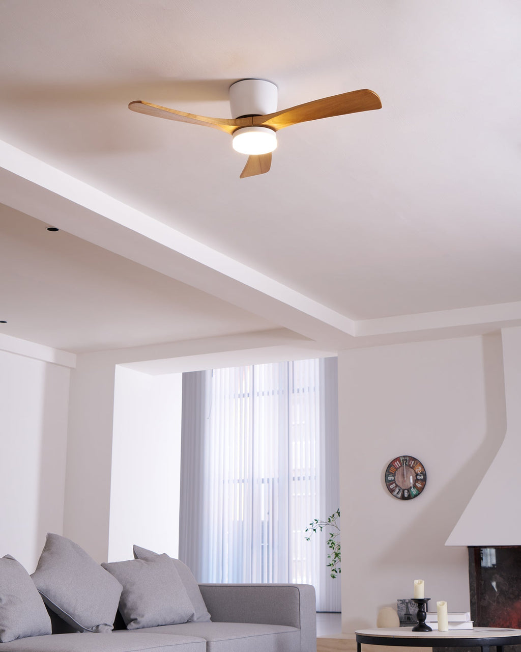 Stropní ventilátor se svítidlem Isben a dřevěnými lopatkami | Ventumra