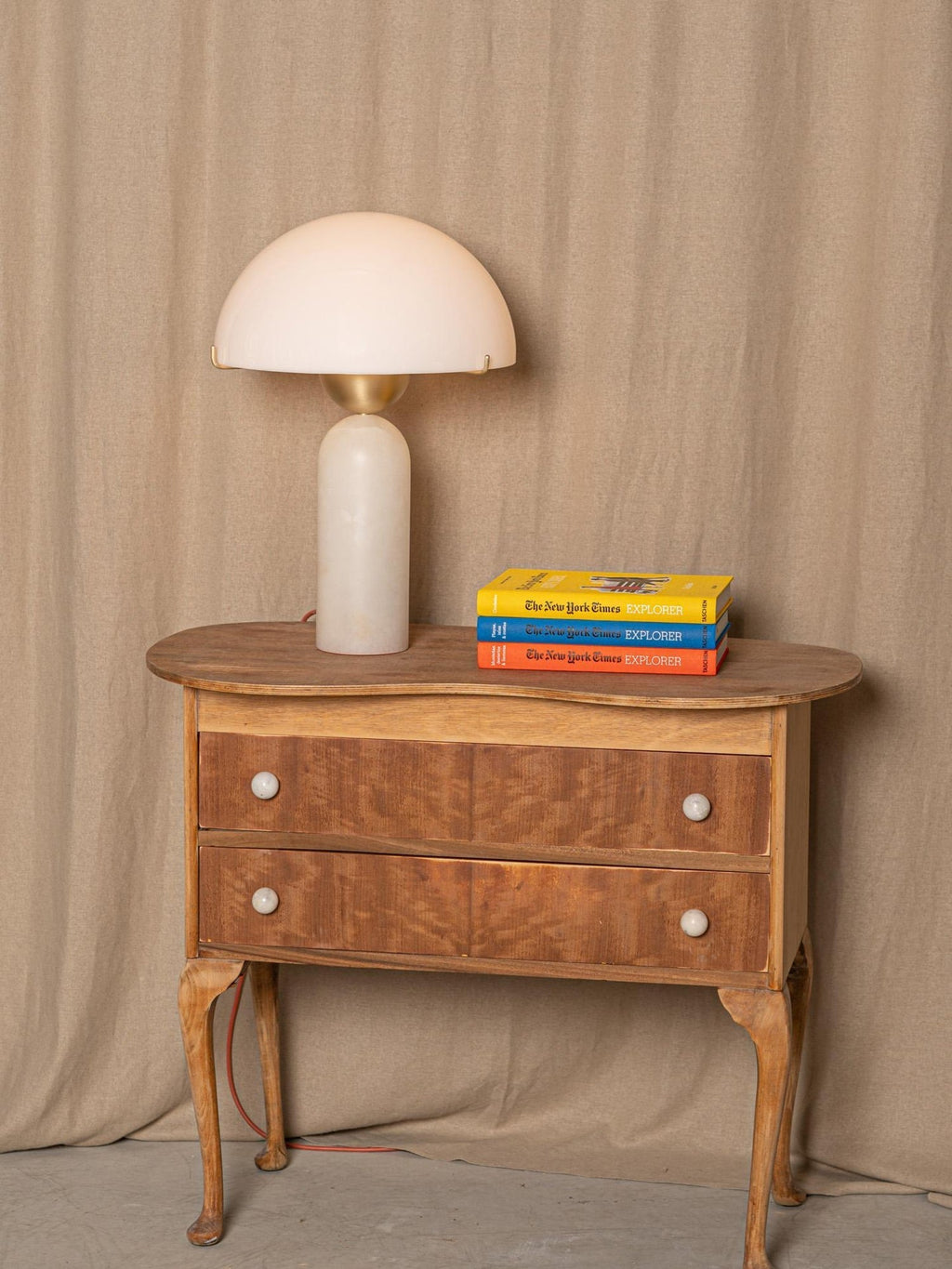 Vellum Alabaster Table Lamp | Ventumra