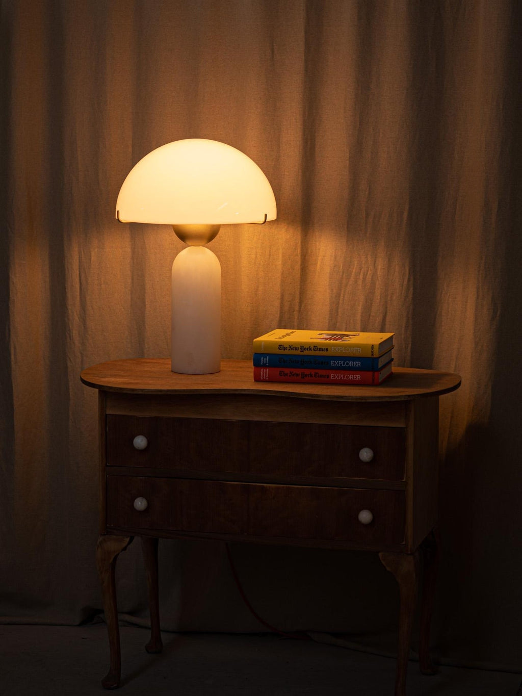 Vellum Alabaster Table Lamp | Ventumra