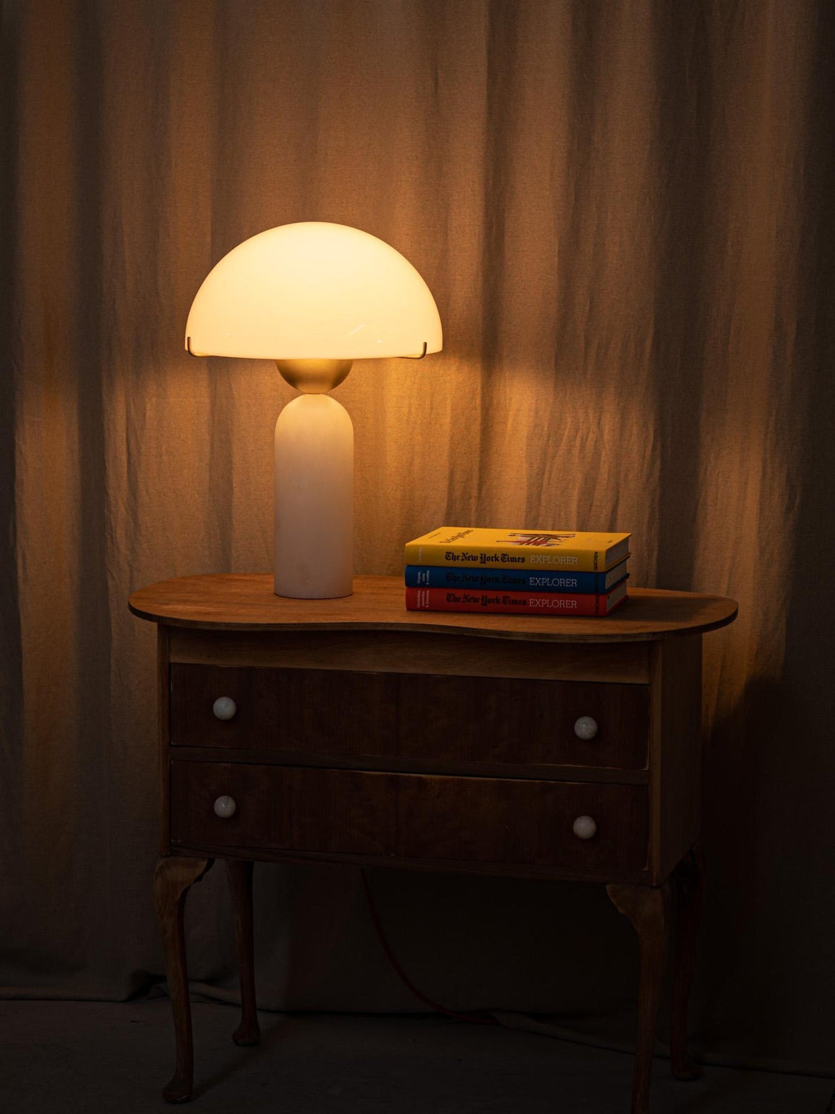 Vellum Alabaster Table Lamp | Ventumra