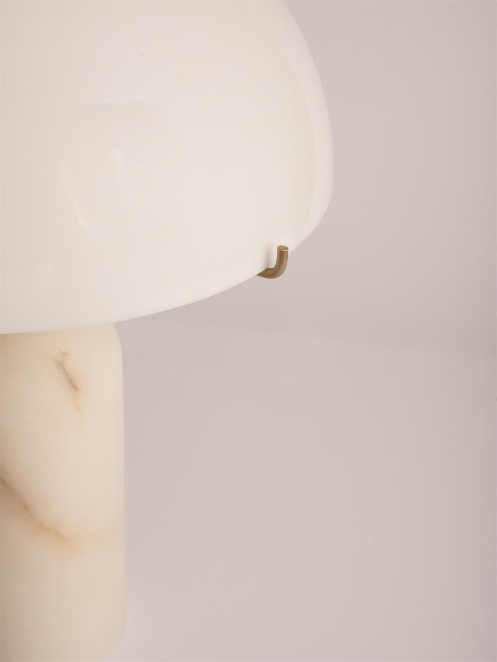 Vellum Alabaster Table Lamp | Ventumra