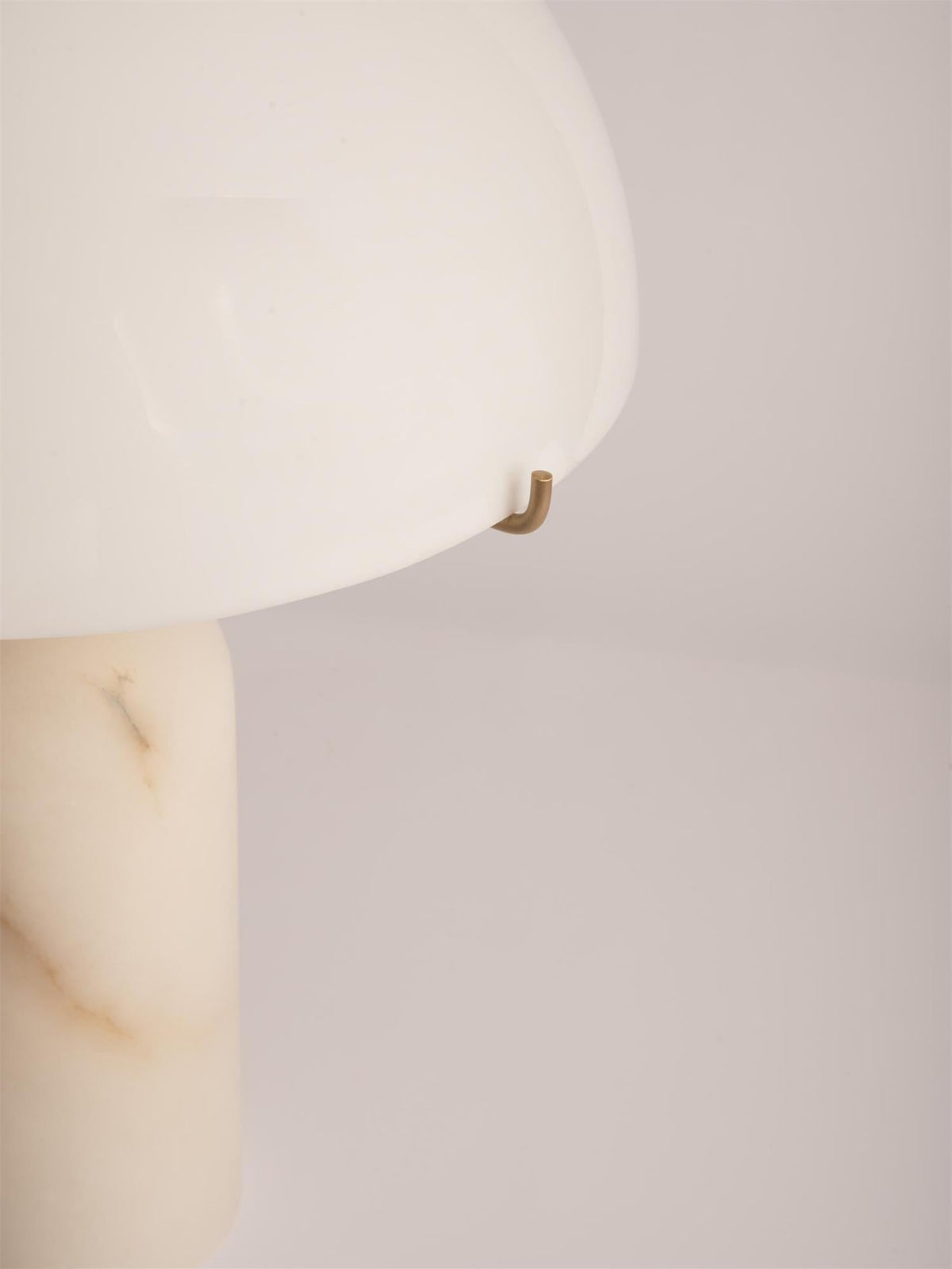 Vellum Alabaster Table Lamp | Ventumra