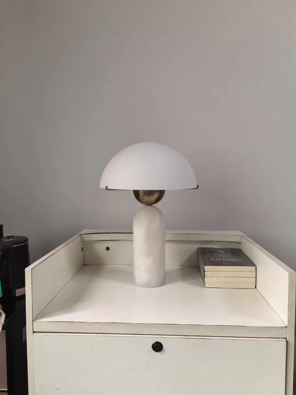 Vellum Alabaster Table Lamp | Ventumra