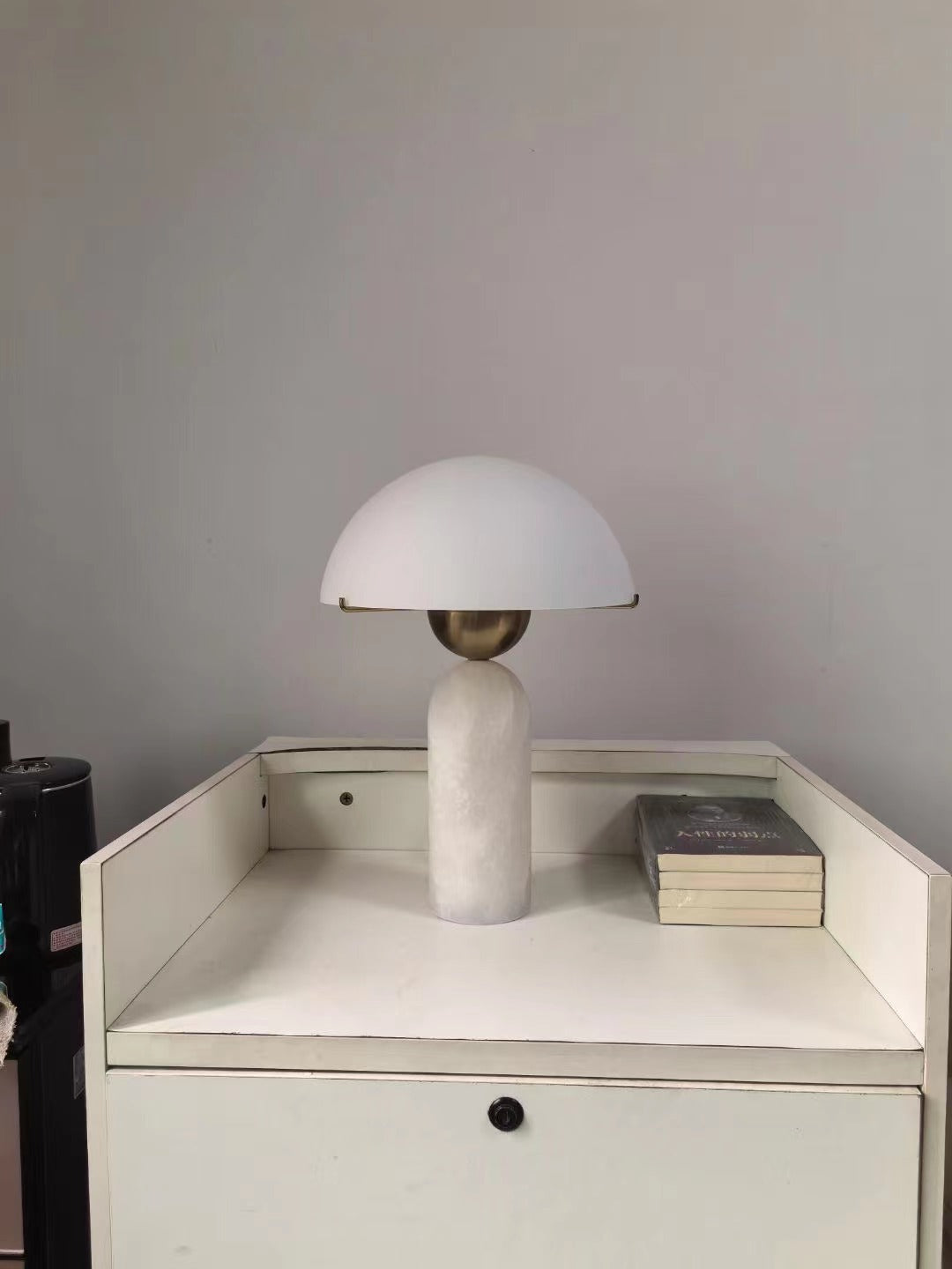Vellum Alabaster Table Lamp | Ventumra