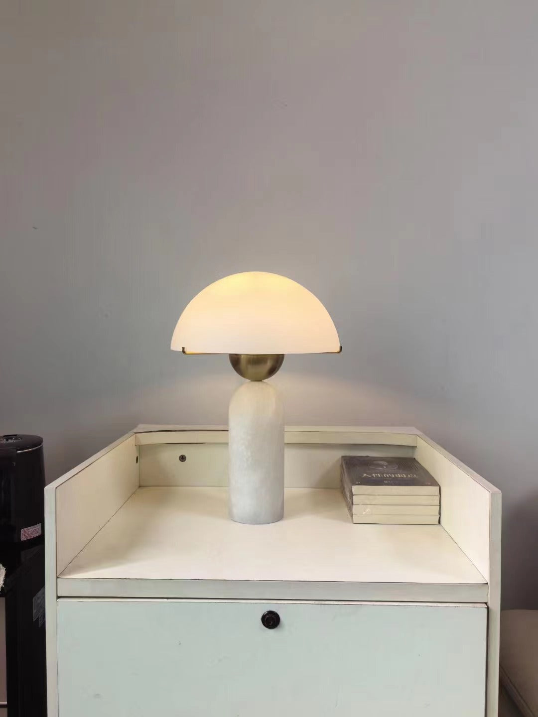 Vellum Alabaster Table Lamp | Ventumra