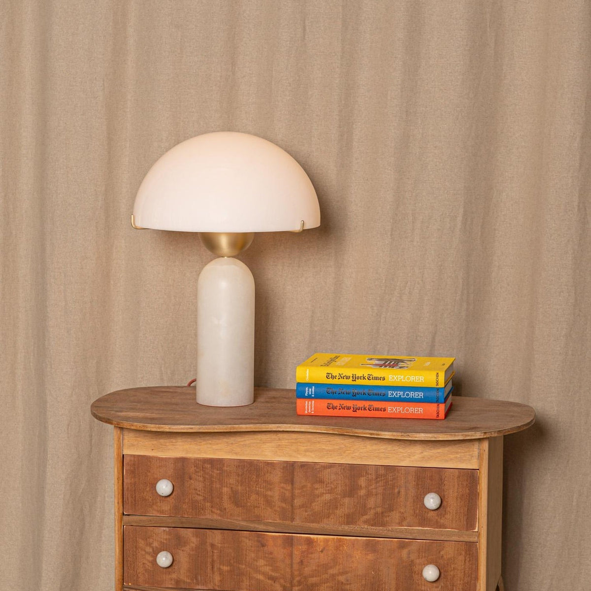 Vellum Alabaster Table Lamp | Ventumra