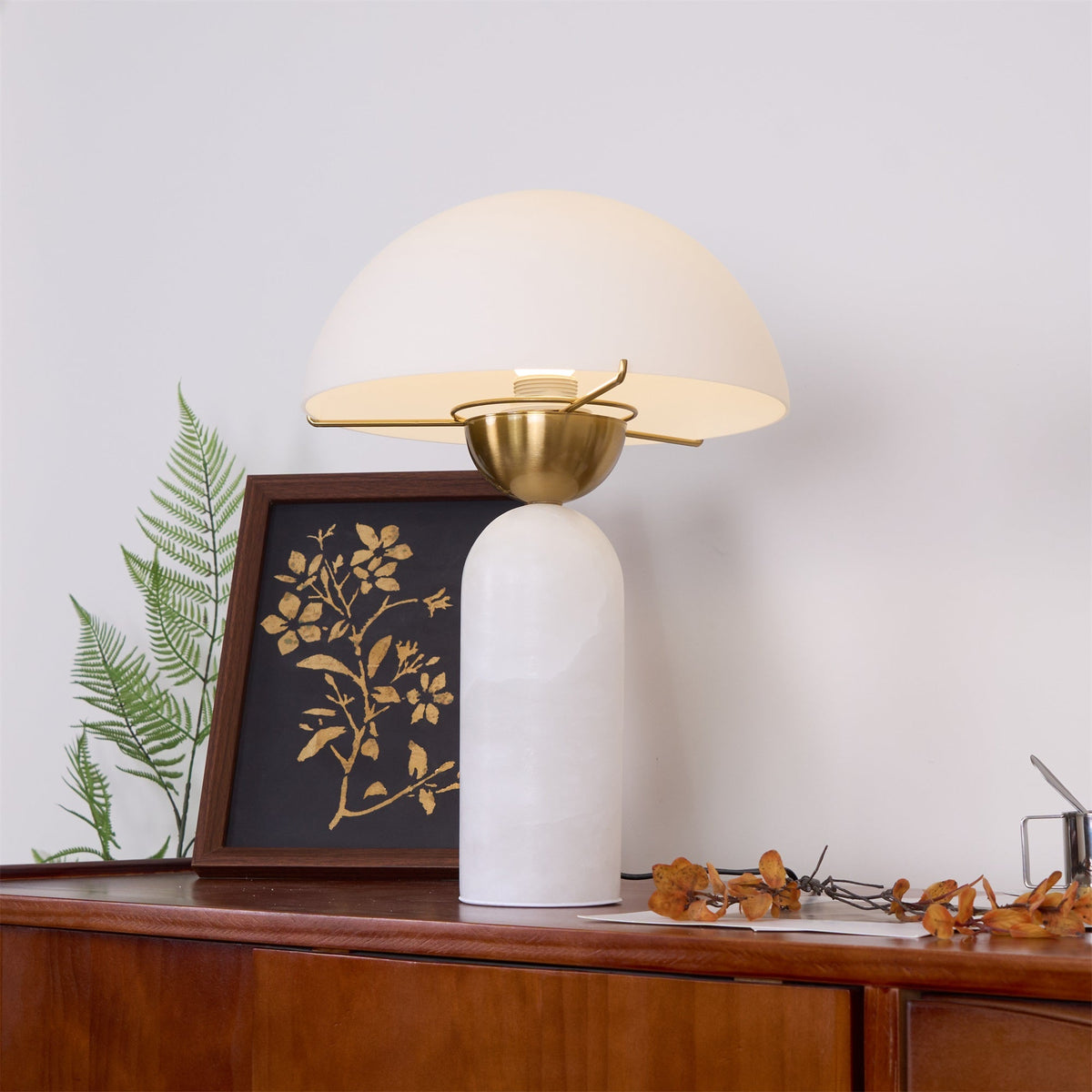 Vellum Alabaster Table Lamp | Ventumra