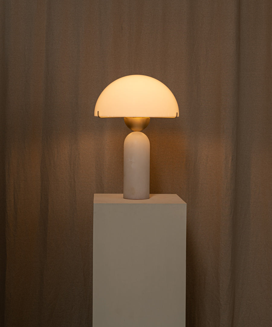 Vellum Alabaster Table Lamp | Ventumra