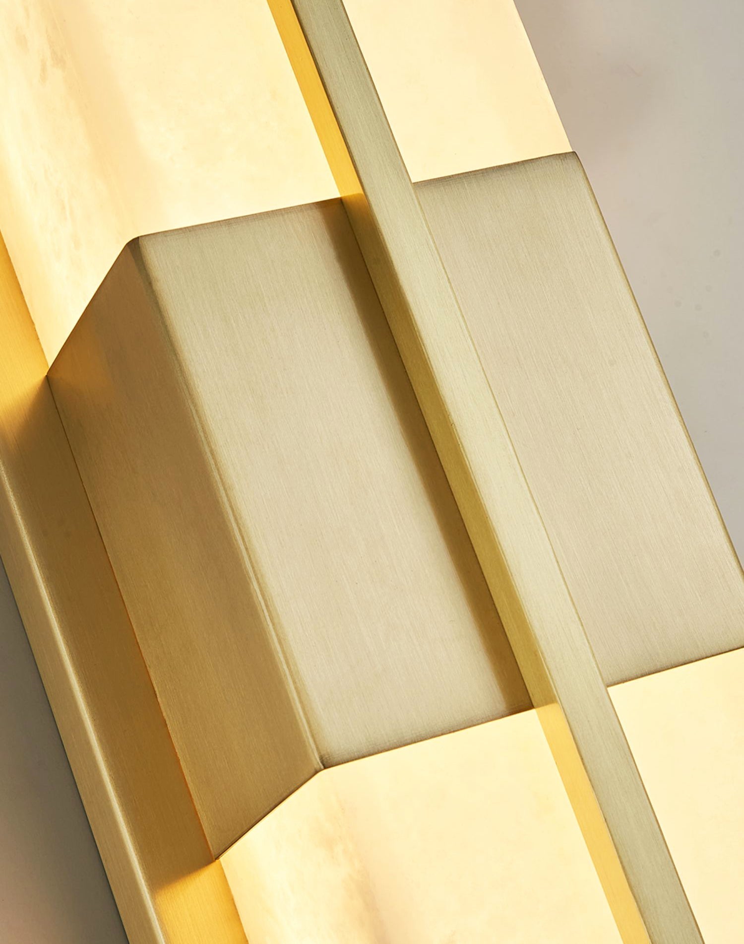 Caspian Alabaster Brass Wall Light | ventumra