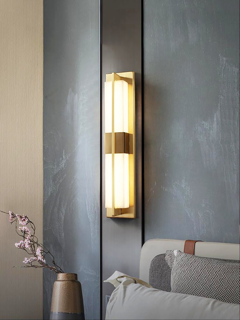 Caspian Alabaster Brass Wall Light | ventumra